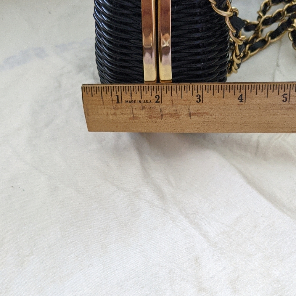 Vintage Magid Black Woven Crossbody Bag with Gold Chain - Picture 17 of 17